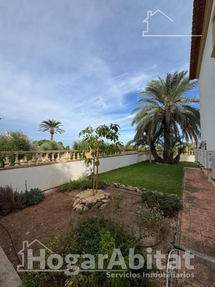 4 bedroom Villa for sale in Beniarbeig with pool garage - € 850,000 (Ref: 10015652)