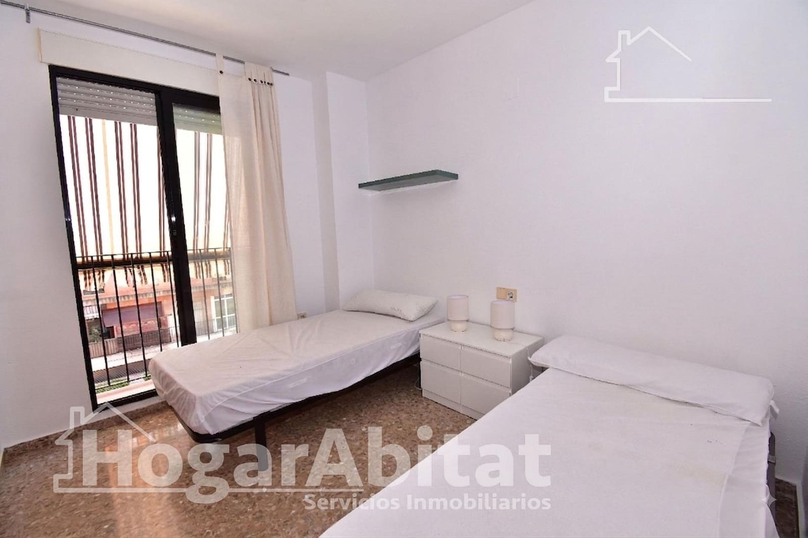 4 slaapkamer Flat te koop in Moncada met zwembad garage - € 262.000 (Ref: 10015654)