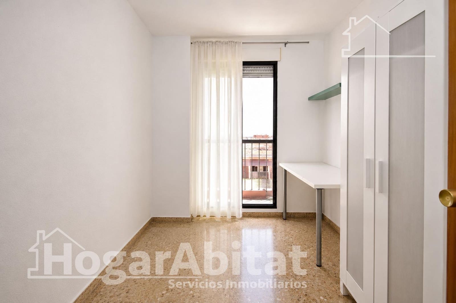 4 slaapkamer Flat te koop in Moncada met zwembad garage - € 262.000 (Ref: 10015654)