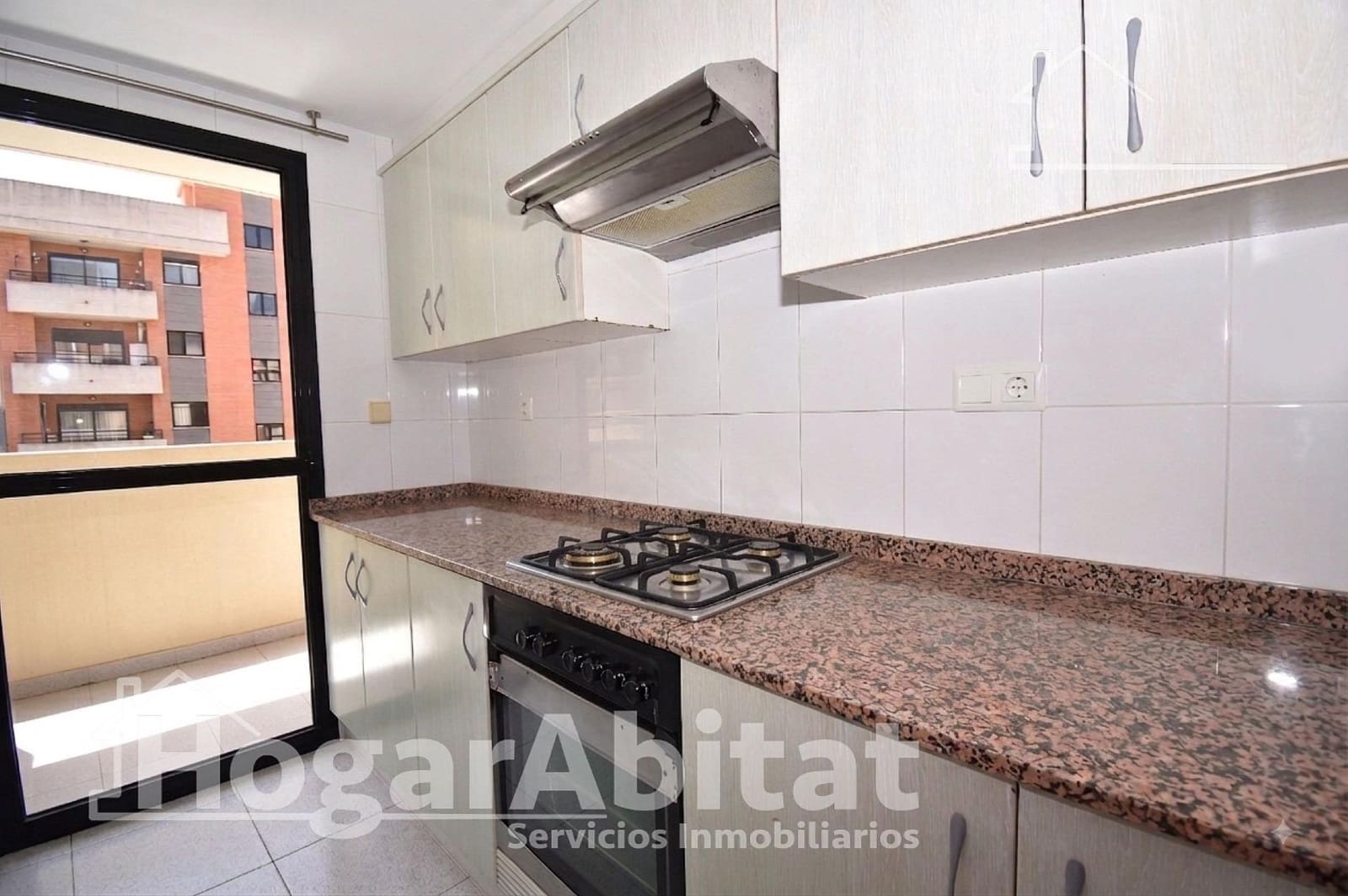 4 slaapkamer Flat te koop in Moncada met zwembad garage - € 262.000 (Ref: 10015654)