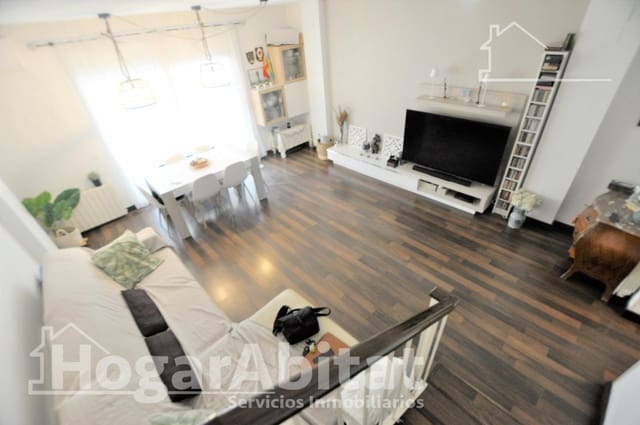 4 Zimmer Reihenhaus zu verkaufen in San Antonio de Benagéber mit Pool Garage - 406.000 € (Ref: 10017581)