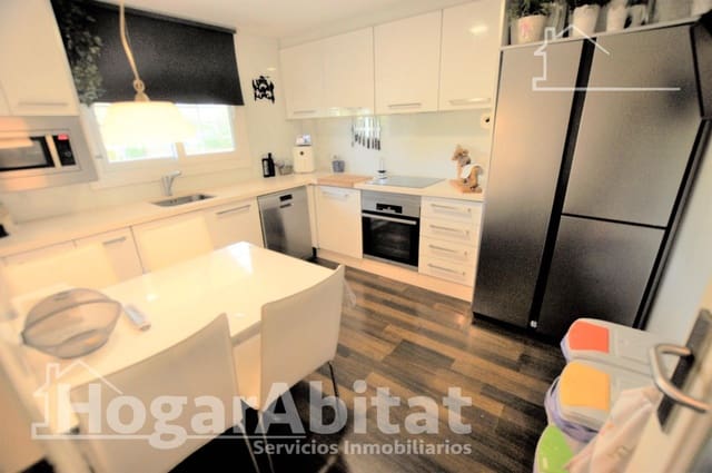 4 Zimmer Reihenhaus zu verkaufen in San Antonio de Benagéber mit Pool Garage - 406.000 € (Ref: 10017581)
