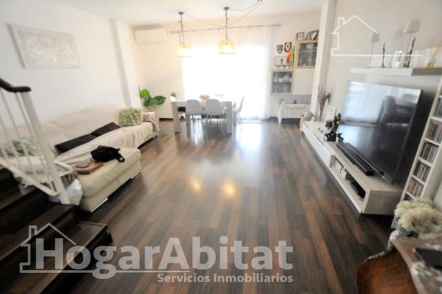 4 Zimmer Reihenhaus zu verkaufen in San Antonio de Benagéber mit Pool Garage - 406.000 € (Ref: 10017581)