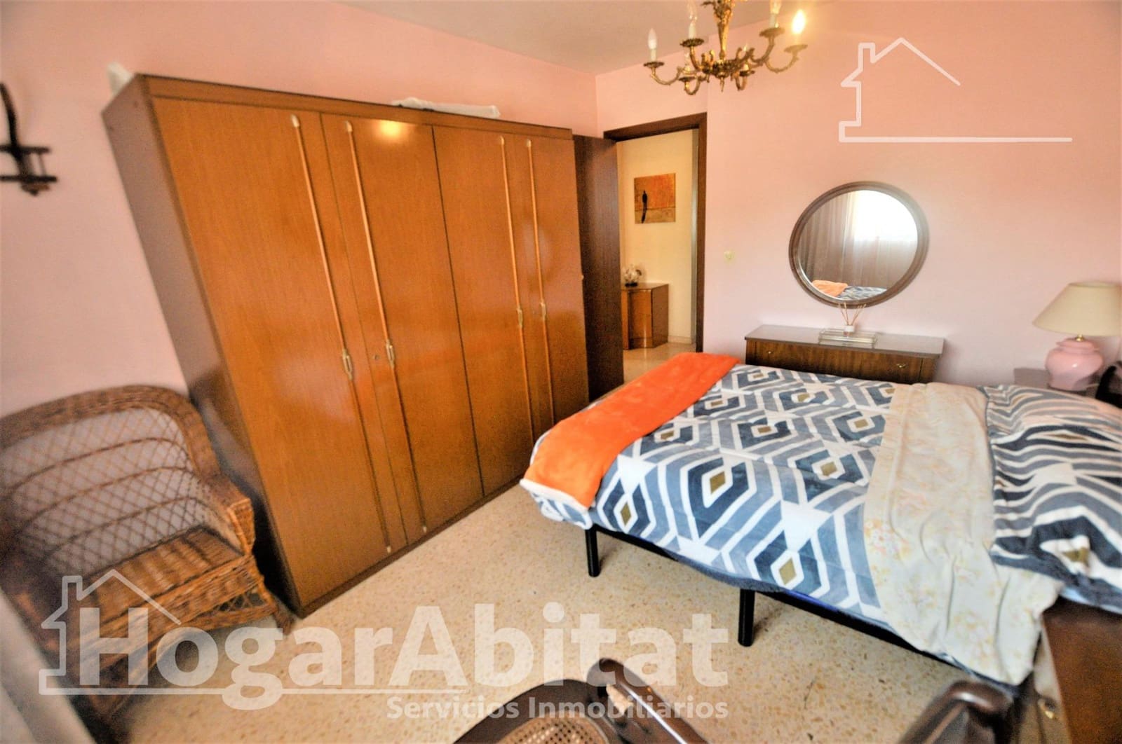 4 bedroom Flat for sale in Valencia city - € 360,000 (Ref: 10020995)