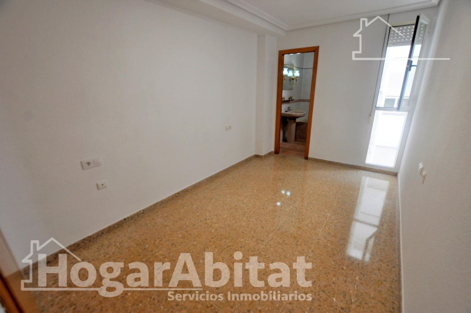 3 bedroom Flat for sale in Valencia city with garage - € 384,900 (Ref: 10021001)