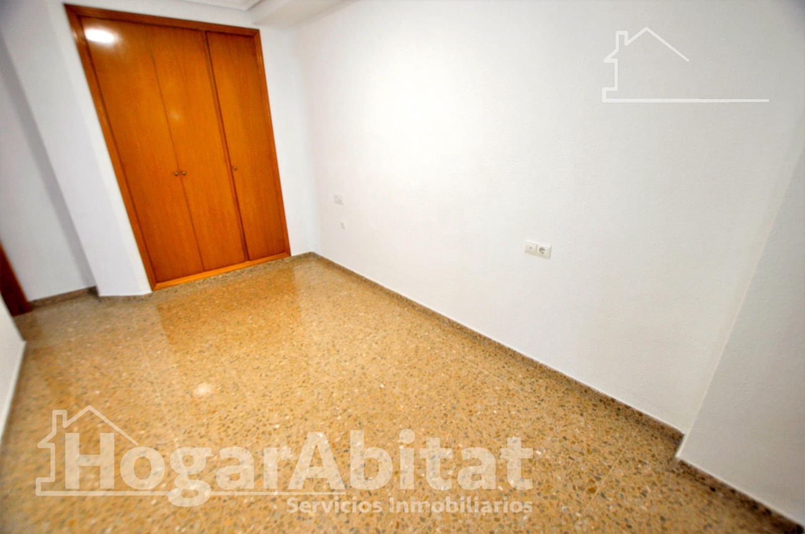 3 bedroom Flat for sale in Valencia city with garage - € 384,900 (Ref: 10021001)