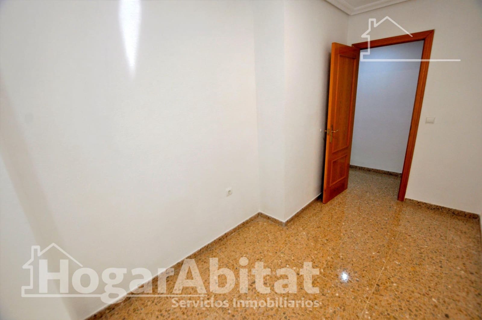 3 bedroom Flat for sale in Valencia city with garage - € 384,900 (Ref: 10021001)