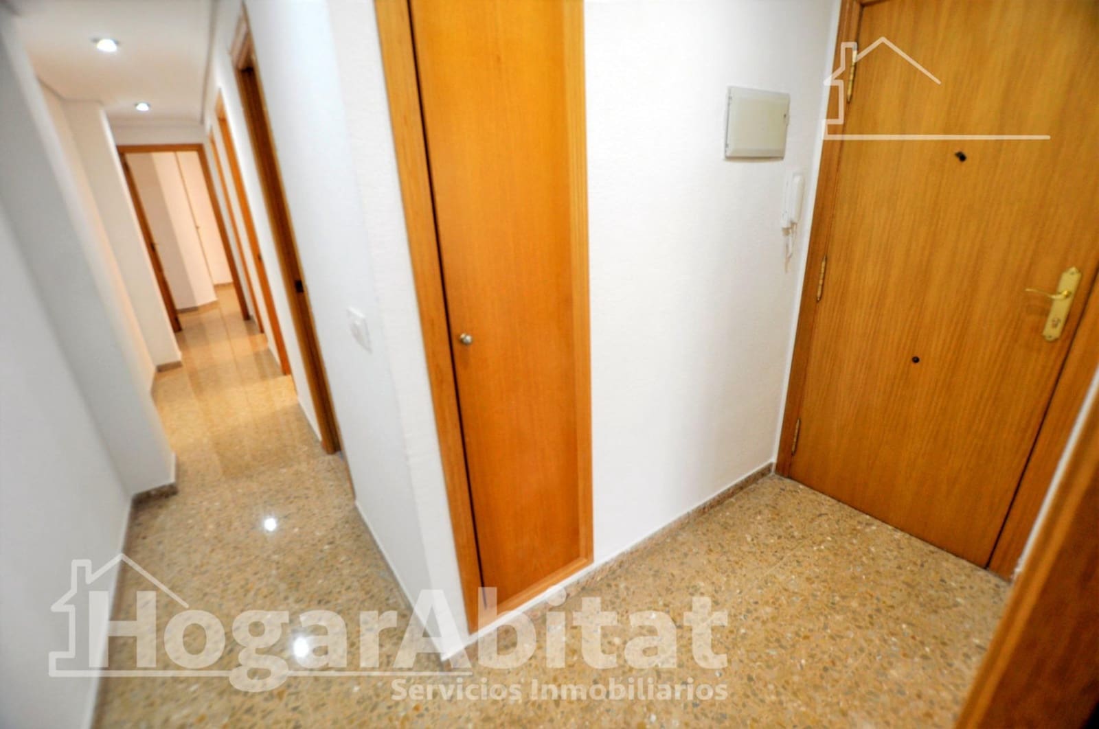 3 bedroom Flat for sale in Valencia city with garage - € 384,900 (Ref: 10021001)