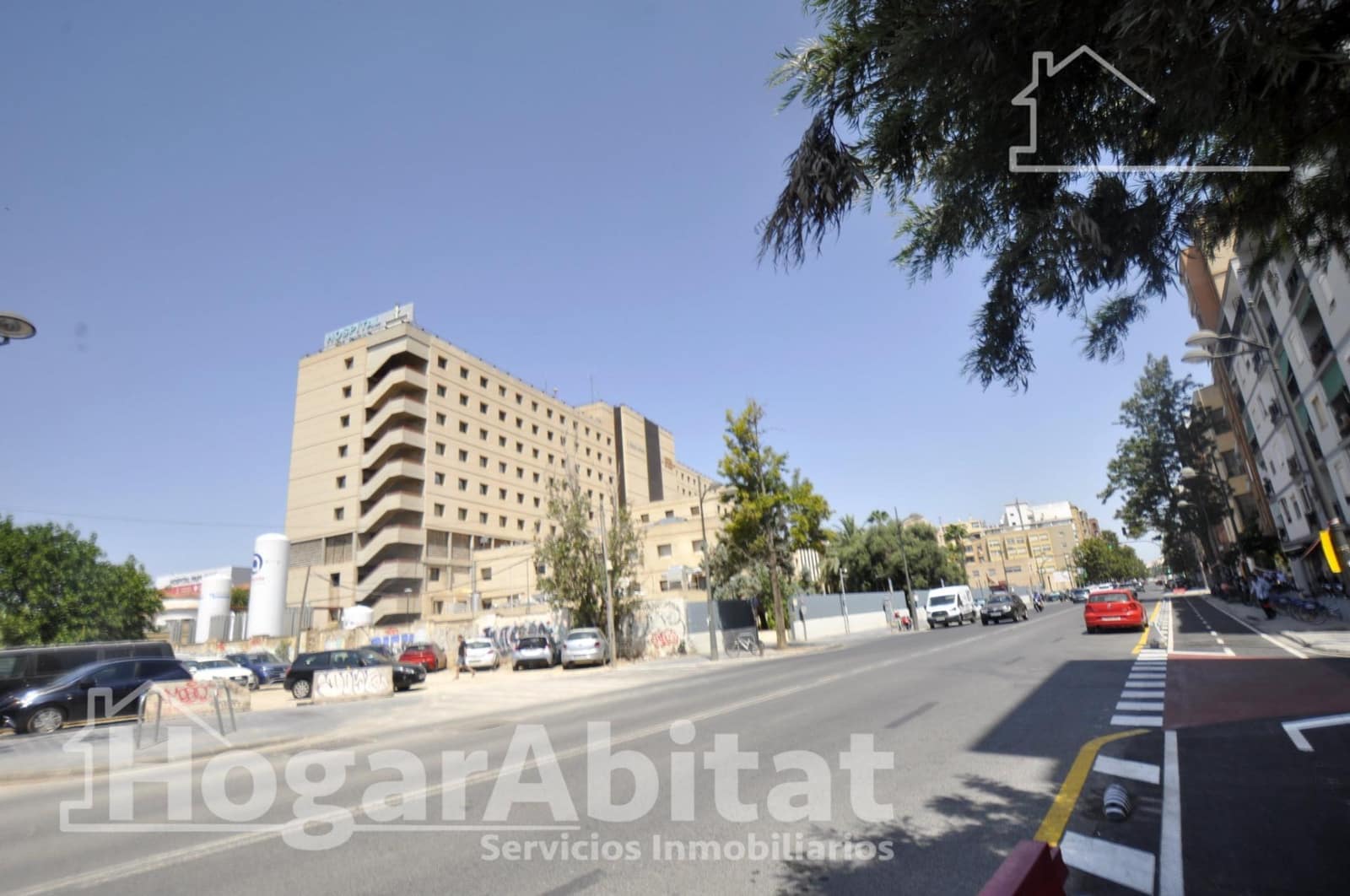 3 bedroom Flat for sale in Valencia city with garage - € 384,900 (Ref: 10021001)