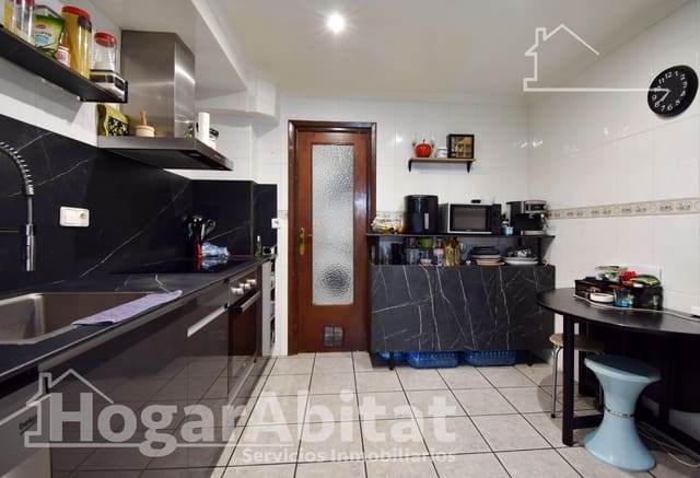 Piso de 4 habitaciones en Oliva Pueblo, Oliva en venta - 210.000 € (Ref: 10022545)