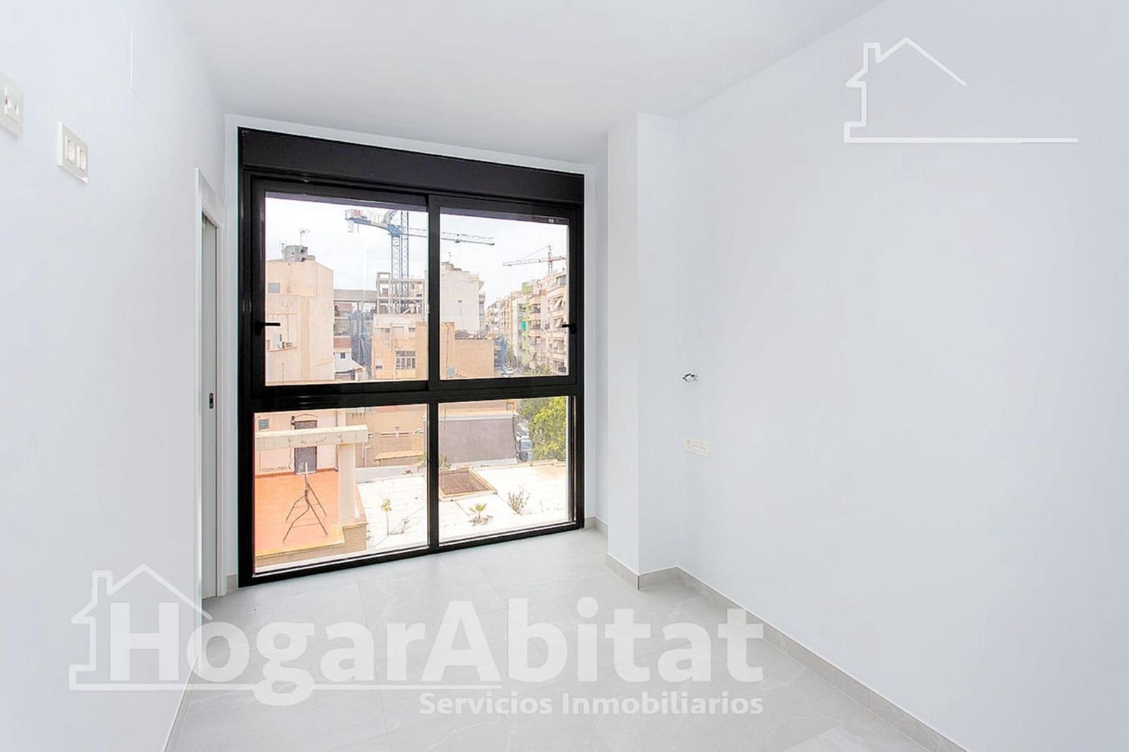 2 soveværelse Lejlighed til salg i Torrevieja med swimmingpool - € 265.000 (Ref: 10022548)
