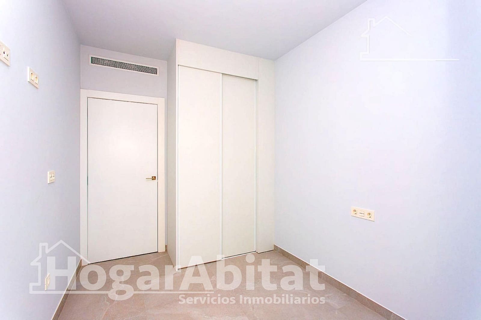 2 soveværelse Lejlighed til salg i Torrevieja med swimmingpool - € 265.000 (Ref: 10022548)