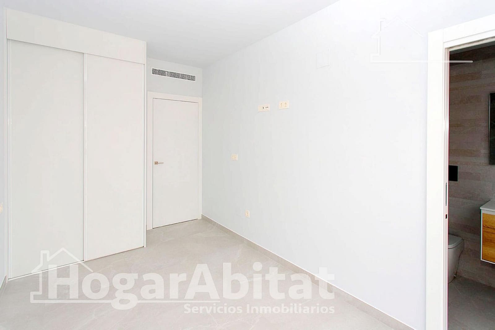 2 soveværelse Lejlighed til salg i Torrevieja med swimmingpool - € 265.000 (Ref: 10022548)