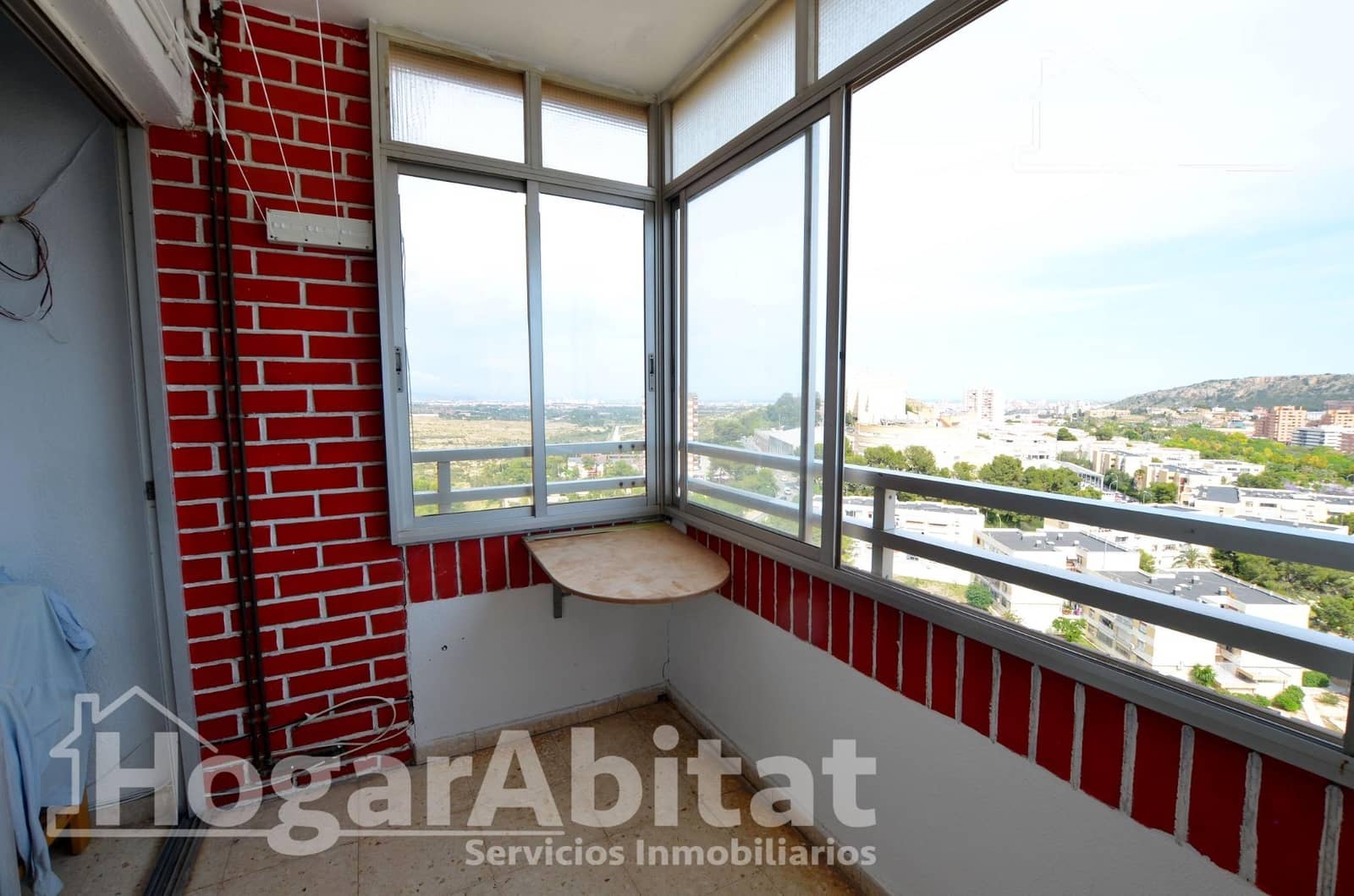Piso de 3 habitaciones en Alicante / Alacant ciudad en venta con piscina garaje - 180.000 € (Ref: 10024221)