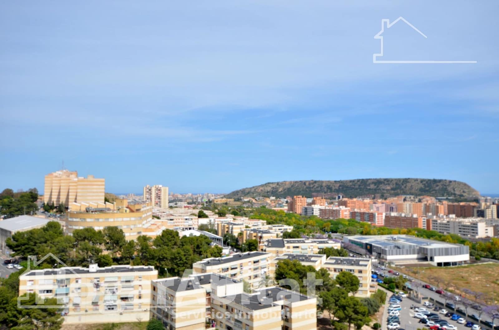 Piso de 3 habitaciones en Alicante / Alacant ciudad en venta con piscina garaje - 180.000 € (Ref: 10024221)