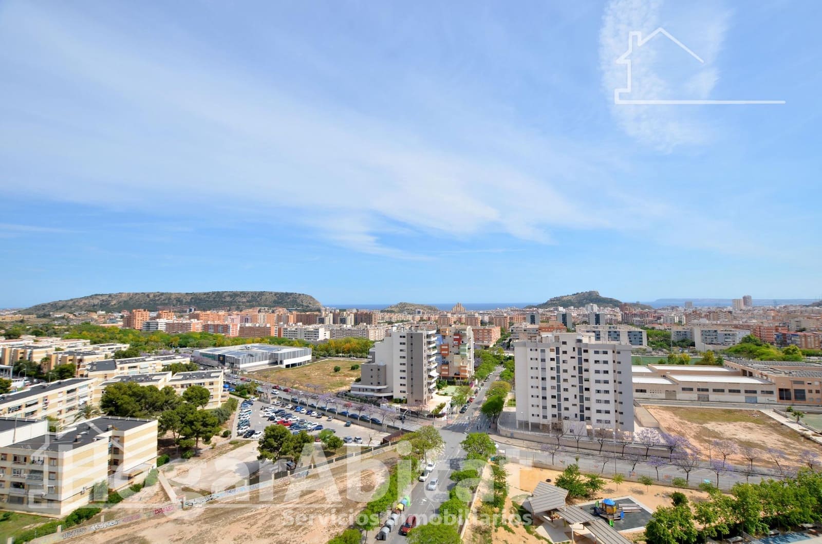 Piso de 3 habitaciones en Alicante / Alacant ciudad en venta con piscina garaje - 180.000 € (Ref: 10024221)
