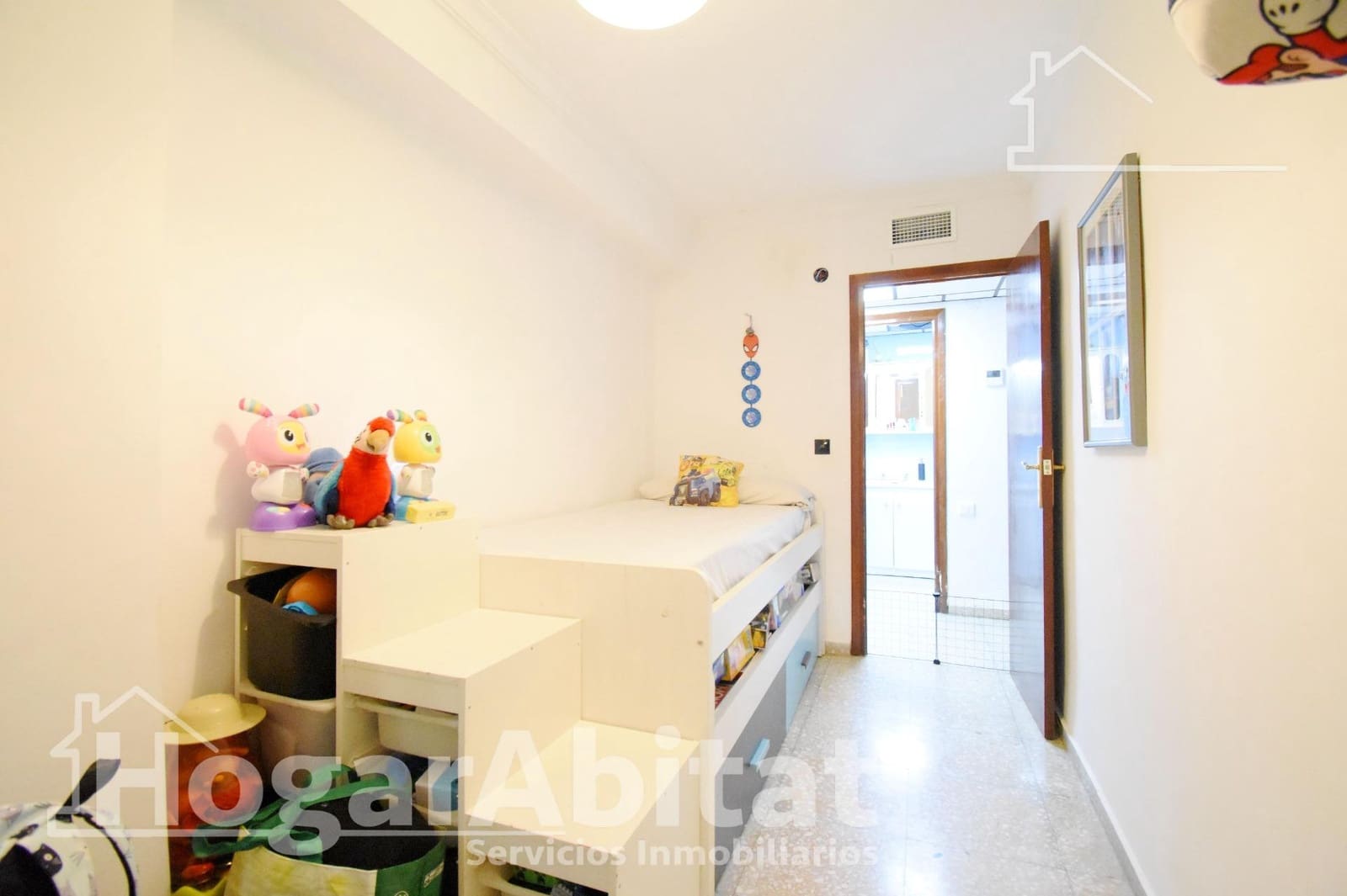4 bedroom Flat for sale in Oliva - € 210,000 (Ref: 10025809)