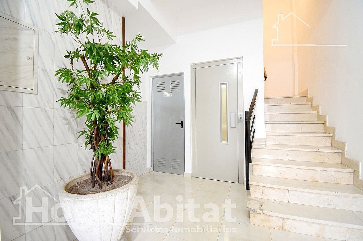 4 bedroom Flat for sale in Oliva - € 210,000 (Ref: 10025809)