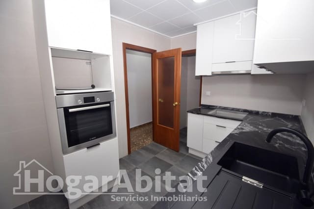 4 bedroom Flat for sale in Carlet with garage - € 160,000 (Ref: 10030647)