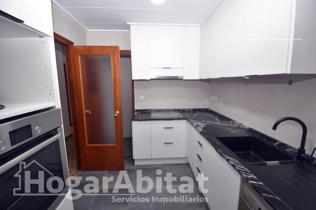 4 bedroom Flat for sale in Carlet with garage - € 160,000 (Ref: 10030647)