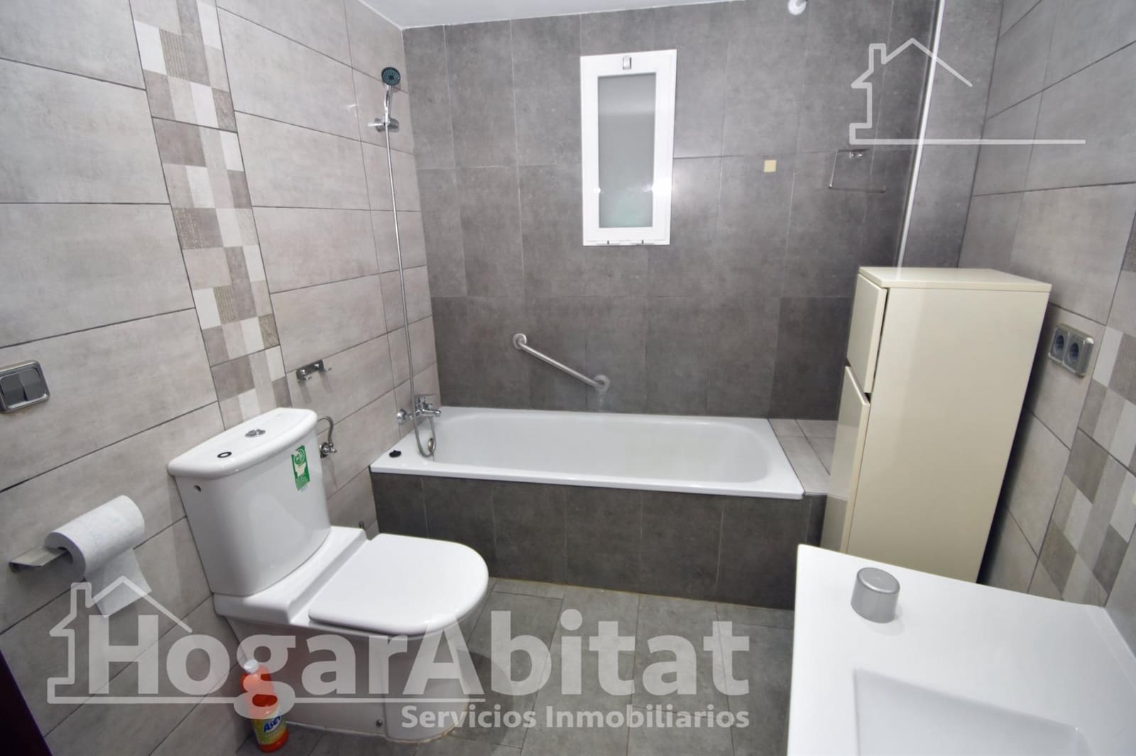 4 bedroom Flat for sale in Carlet with garage - € 160,000 (Ref: 10030647)