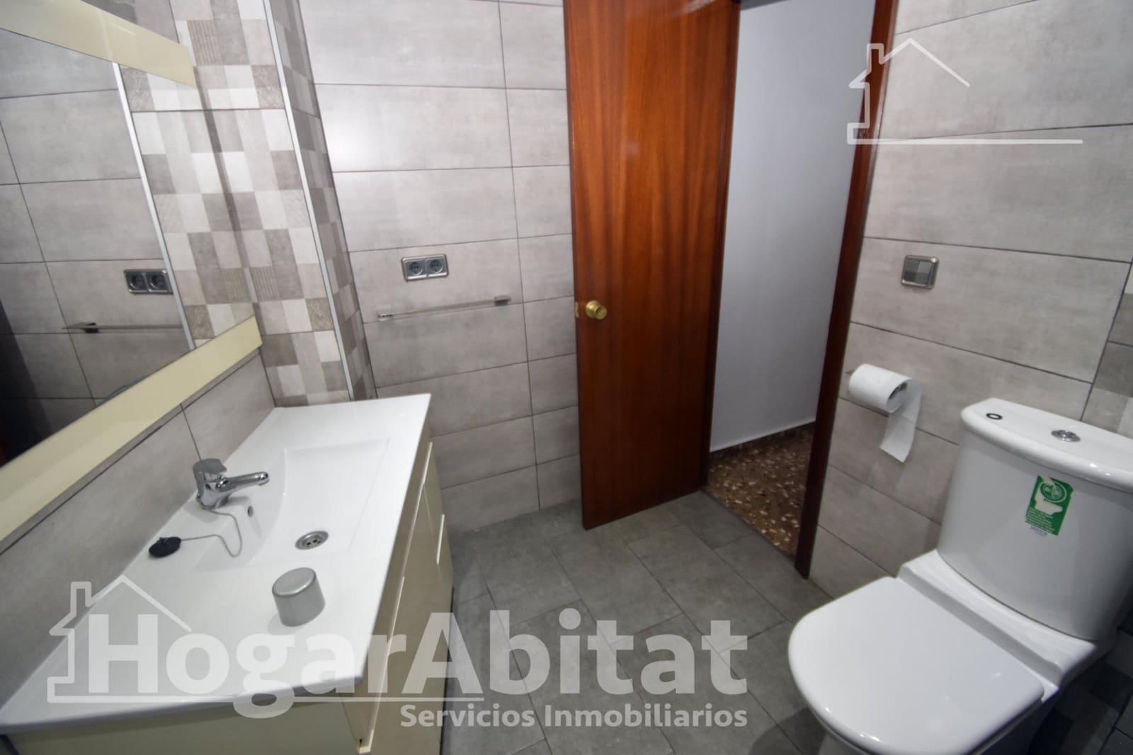 4 bedroom Flat for sale in Carlet with garage - € 160,000 (Ref: 10030647)