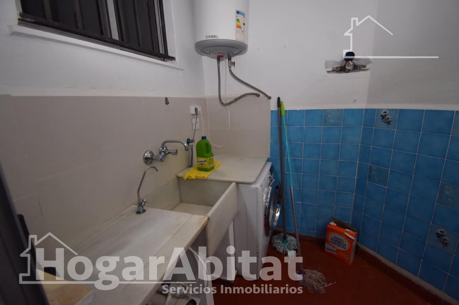 4 bedroom Flat for sale in Carlet with garage - € 160,000 (Ref: 10030647)