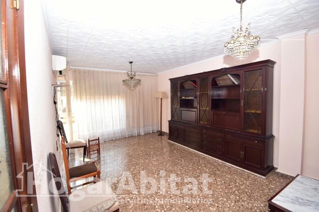 4 bedroom Flat for sale in Carlet with garage - € 160,000 (Ref: 10030647)