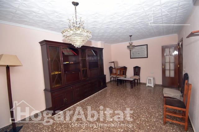 4 bedroom Flat for sale in Carlet with garage - € 160,000 (Ref: 10030647)