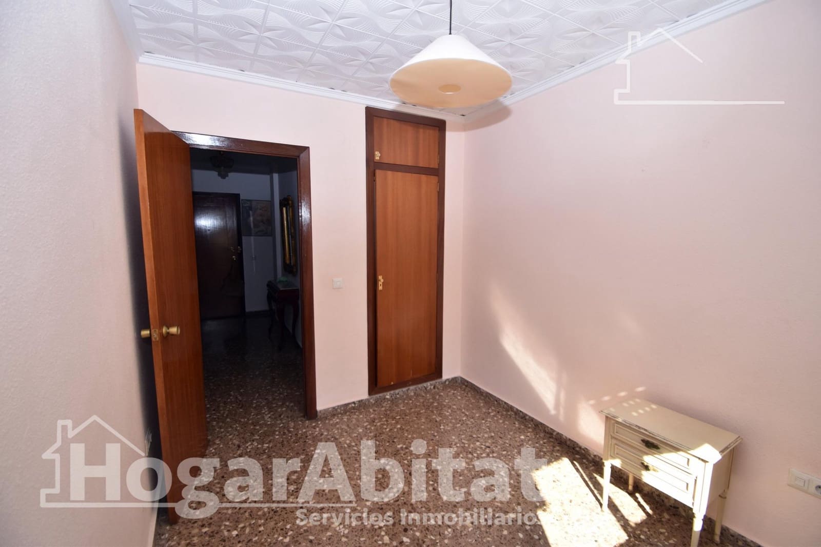 4 bedroom Flat for sale in Carlet with garage - € 160,000 (Ref: 10030647)