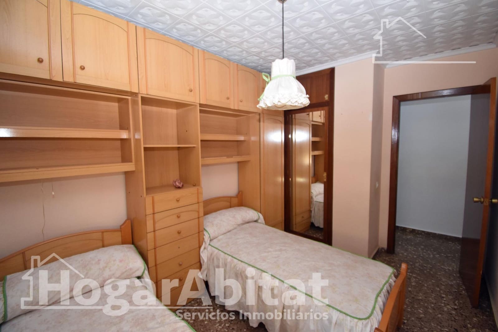 4 bedroom Flat for sale in Carlet with garage - € 160,000 (Ref: 10030647)