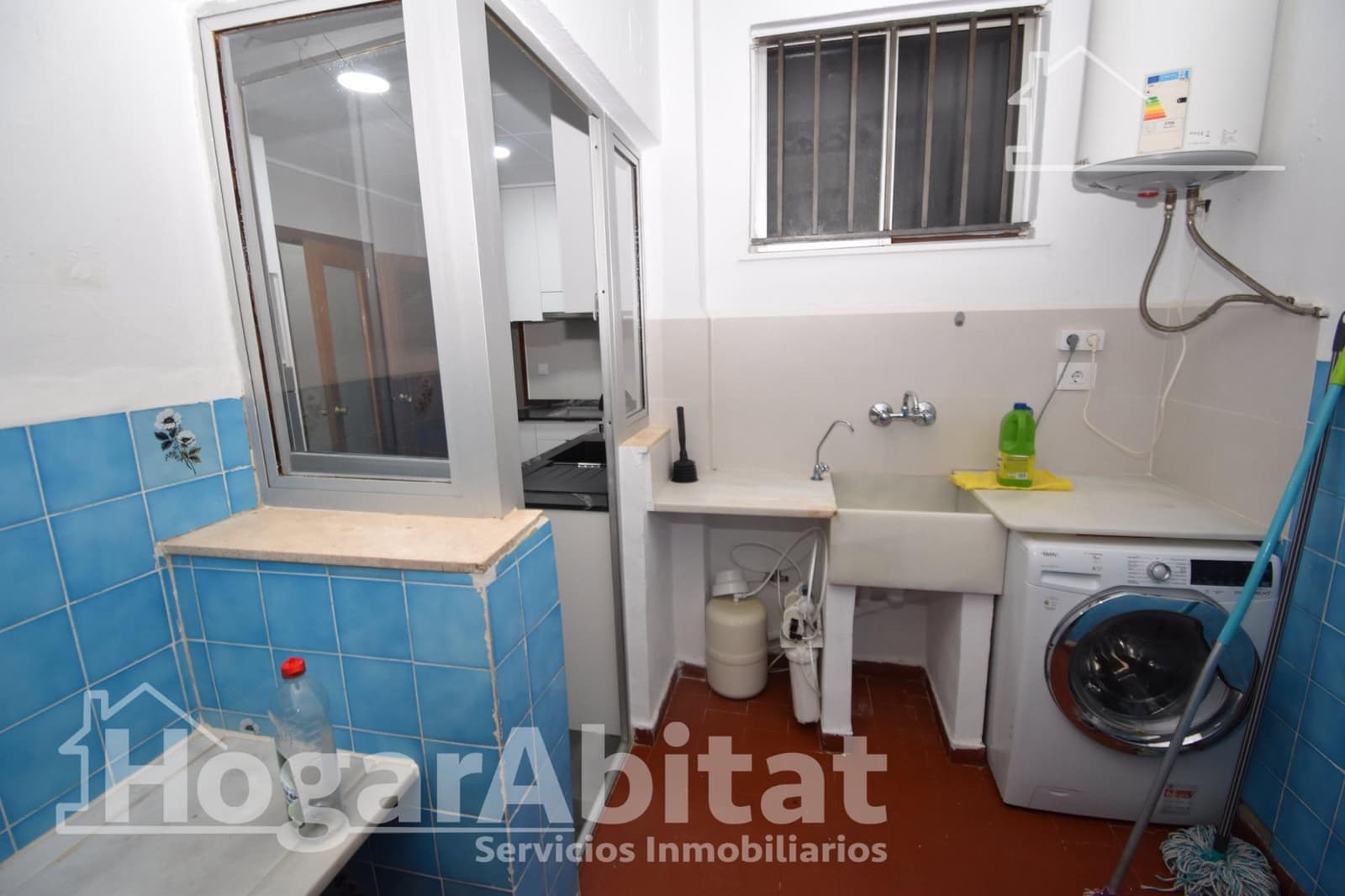 4 bedroom Flat for sale in Carlet with garage - € 160,000 (Ref: 10030647)
