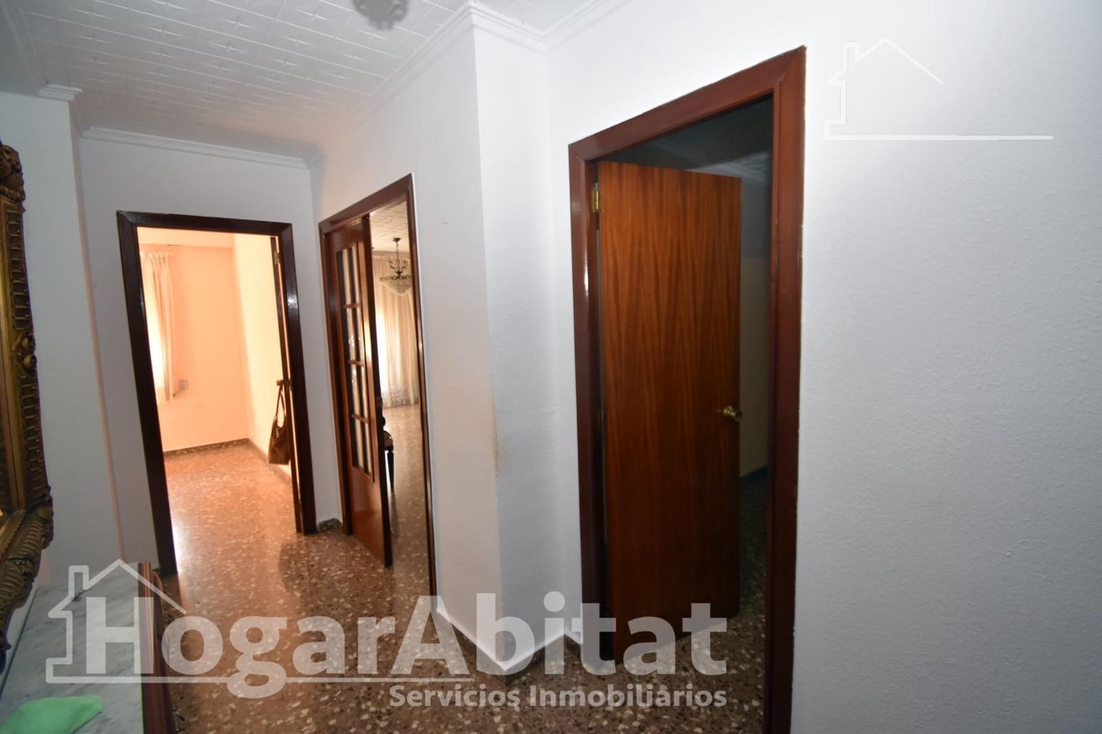 4 bedroom Flat for sale in Carlet with garage - € 160,000 (Ref: 10030647)