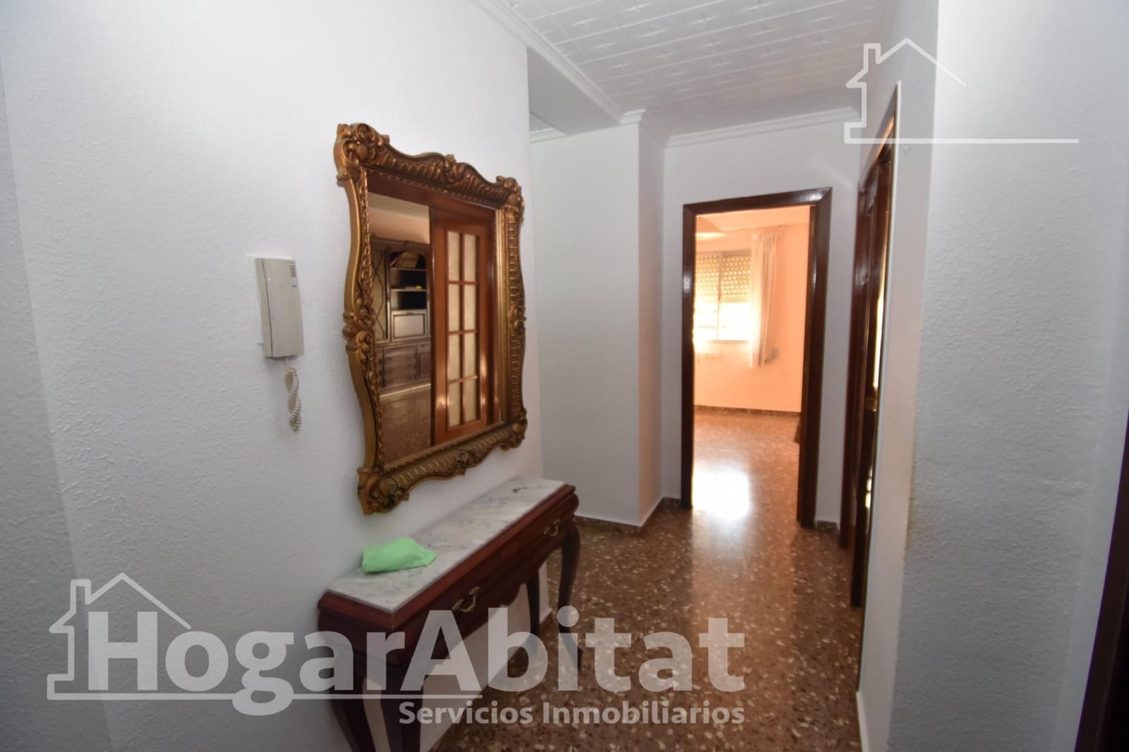 4 bedroom Flat for sale in Carlet with garage - € 160,000 (Ref: 10030647)