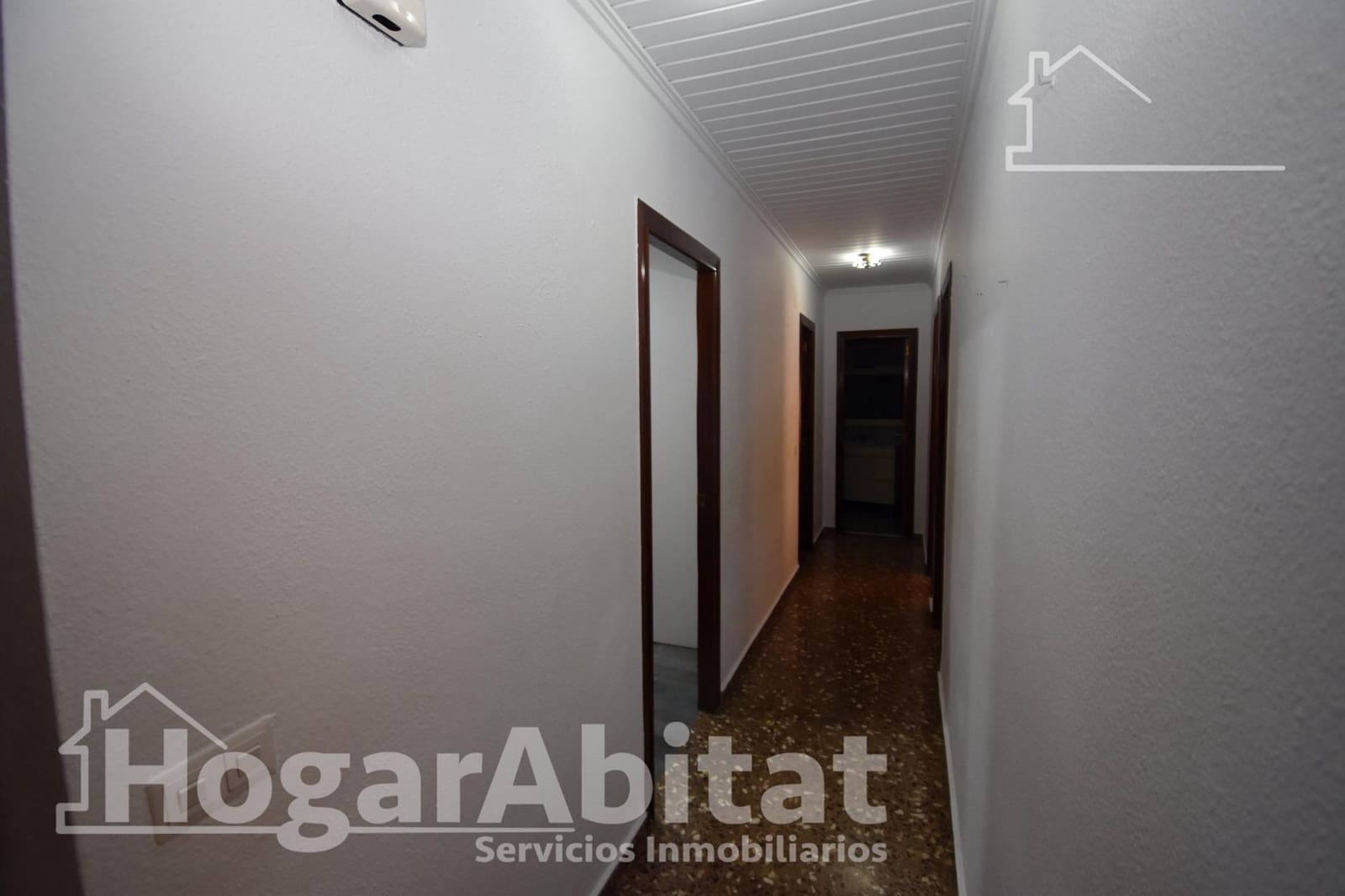 4 bedroom Flat for sale in Carlet with garage - € 160,000 (Ref: 10030647)