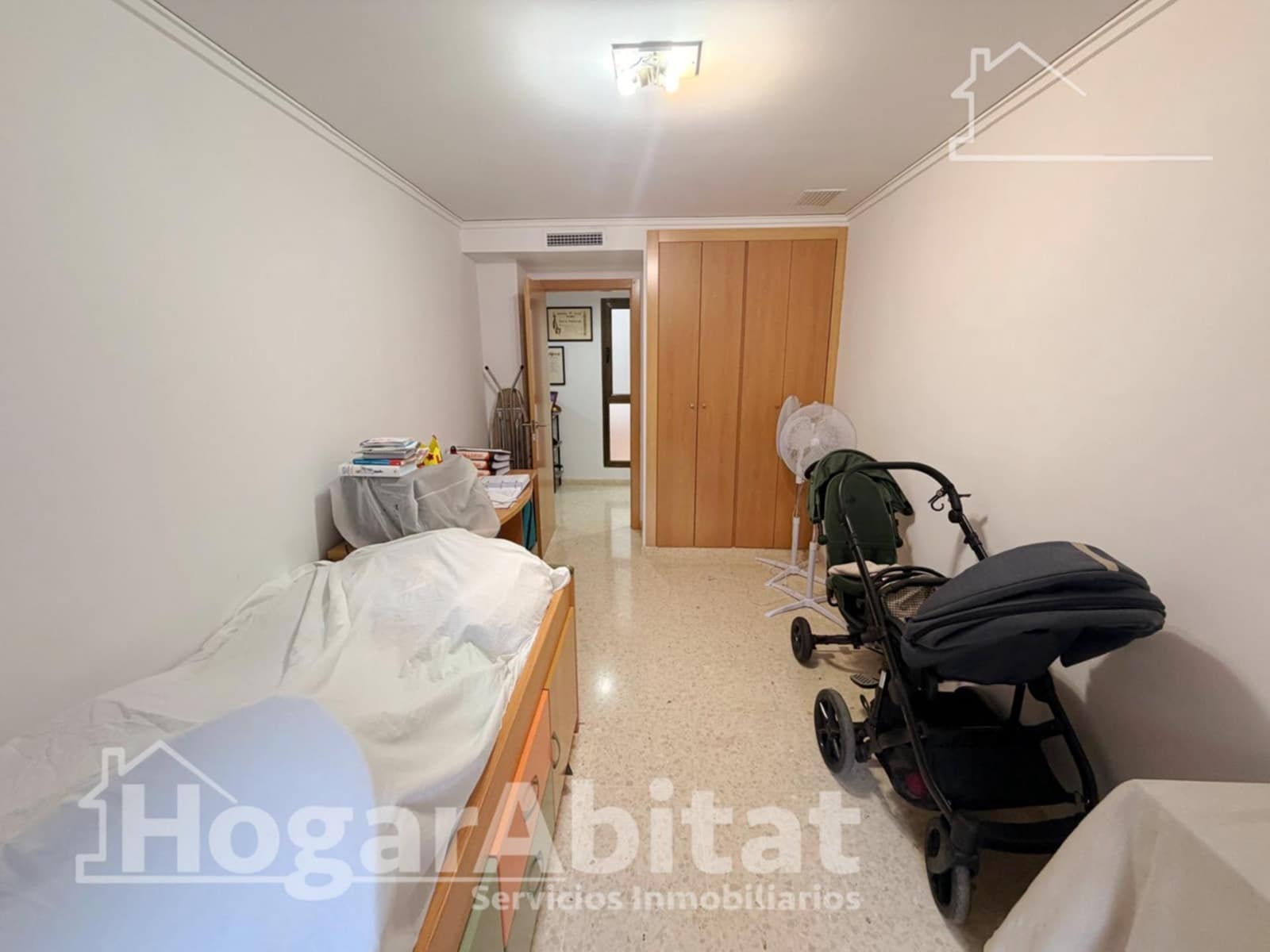 4 makuuhuone Asunto myytävänä paikassa Montserrat mukana 
autotalli - 220 000 € (Ref: 10035456)