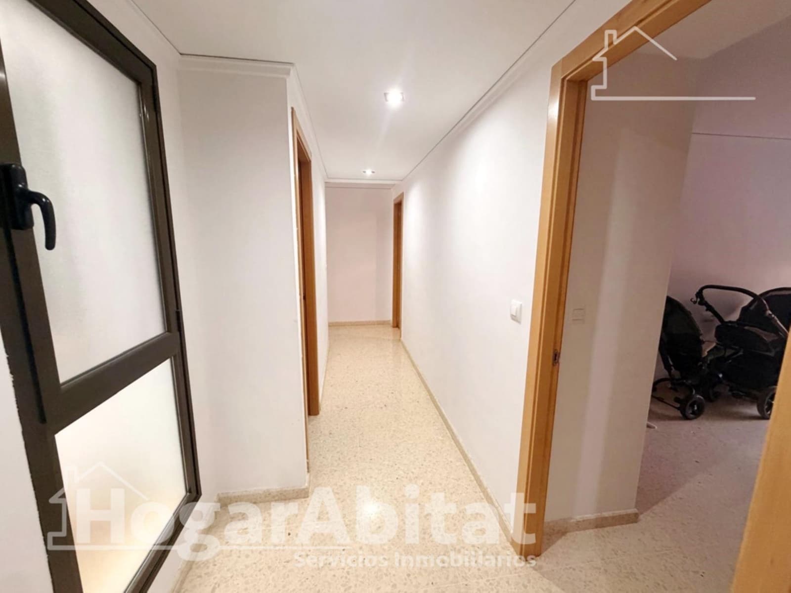 4 makuuhuone Asunto myytävänä paikassa Montserrat mukana 
autotalli - 220 000 € (Ref: 10035456)
