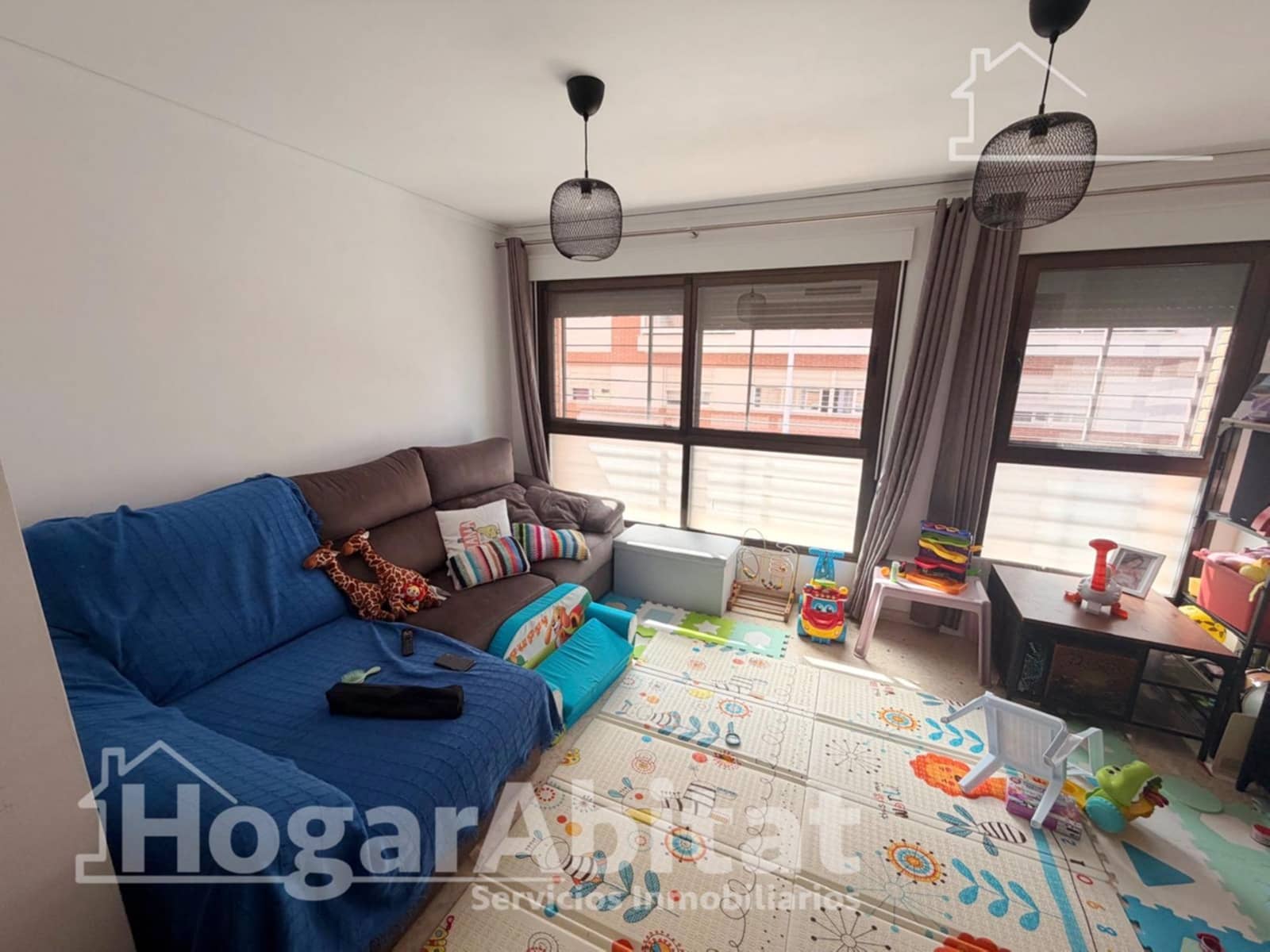 4 makuuhuone Asunto myytävänä paikassa Montserrat mukana 
autotalli - 220 000 € (Ref: 10035456)