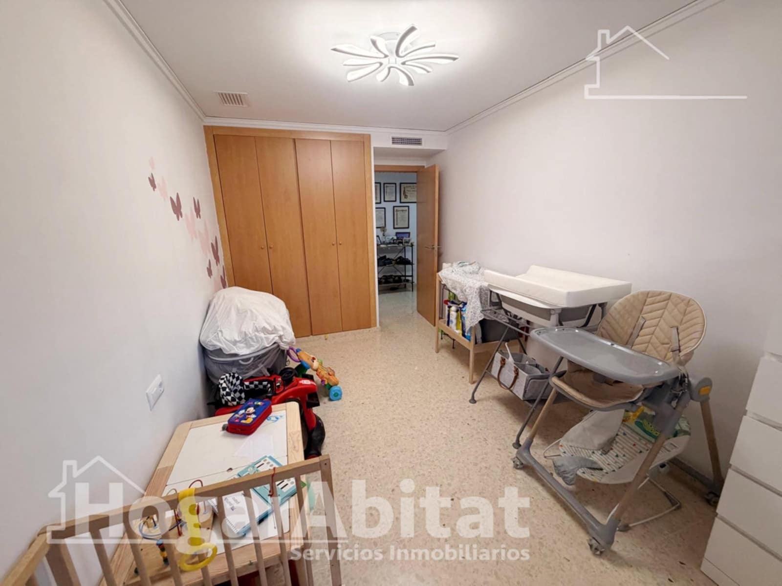 4 makuuhuone Asunto myytävänä paikassa Montserrat mukana 
autotalli - 220 000 € (Ref: 10035456)