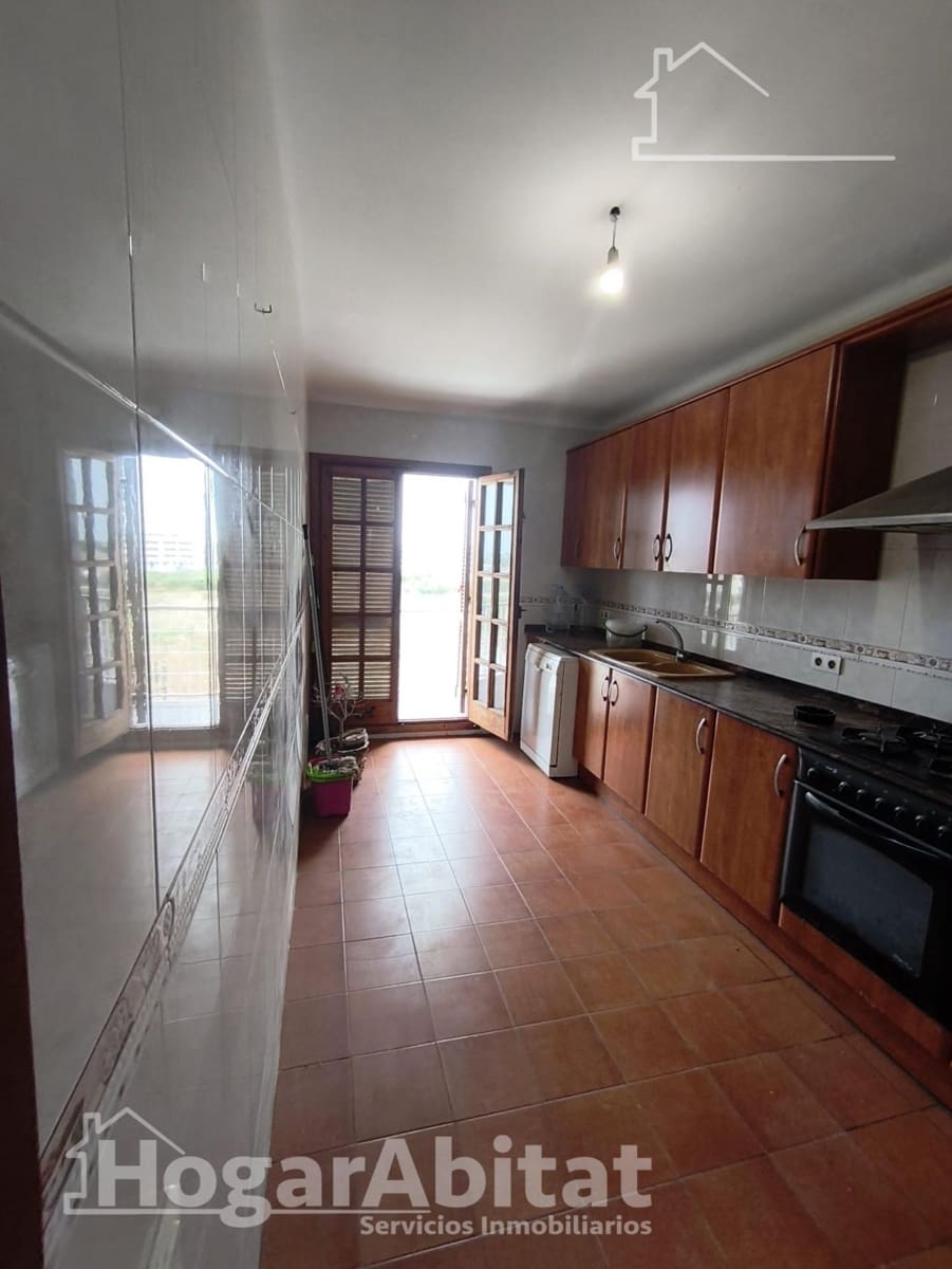 4 bedroom Flat for sale in Deltebre - € 96,000 (Ref: 10035460)