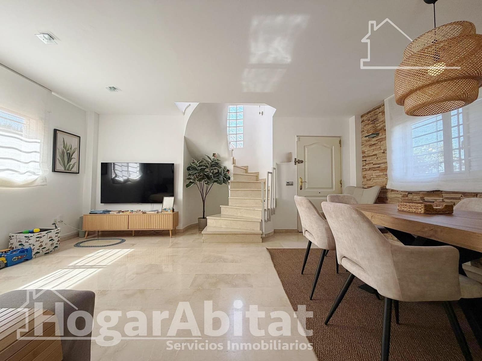 3 bedroom Villa for sale in Moncada with pool garage - € 539,000 (Ref: 10041209)