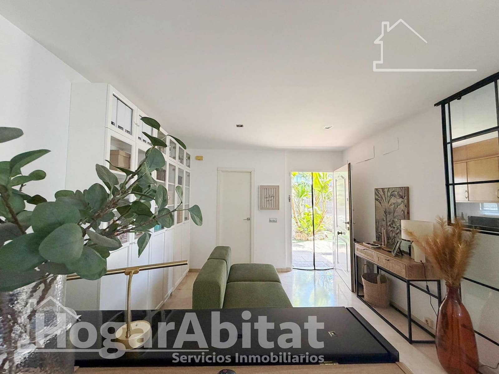 3 bedroom Villa for sale in Moncada with pool garage - € 539,000 (Ref: 10041209)