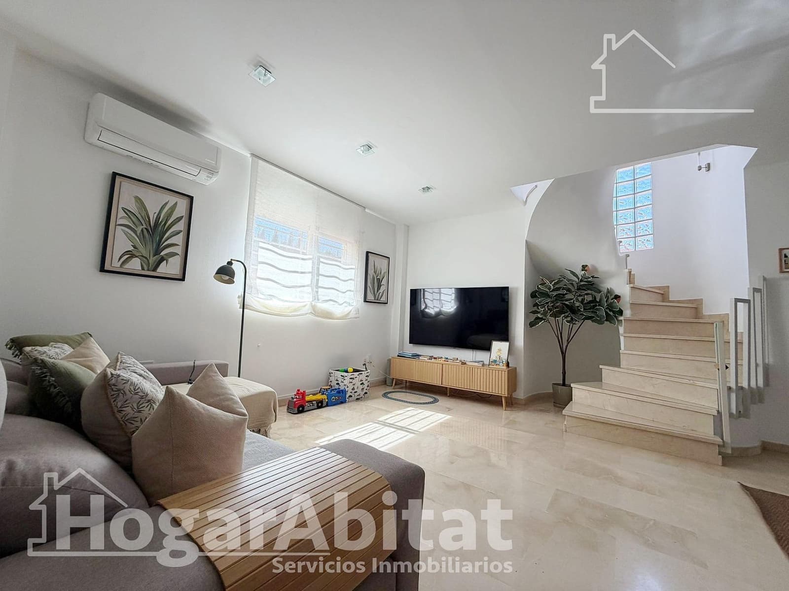3 bedroom Villa for sale in Moncada with pool garage - € 539,000 (Ref: 10041209)