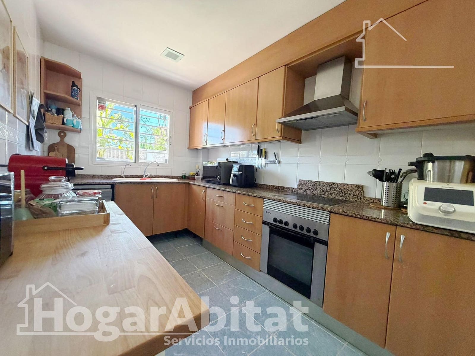 3 bedroom Villa for sale in Moncada with pool garage - € 539,000 (Ref: 10041209)