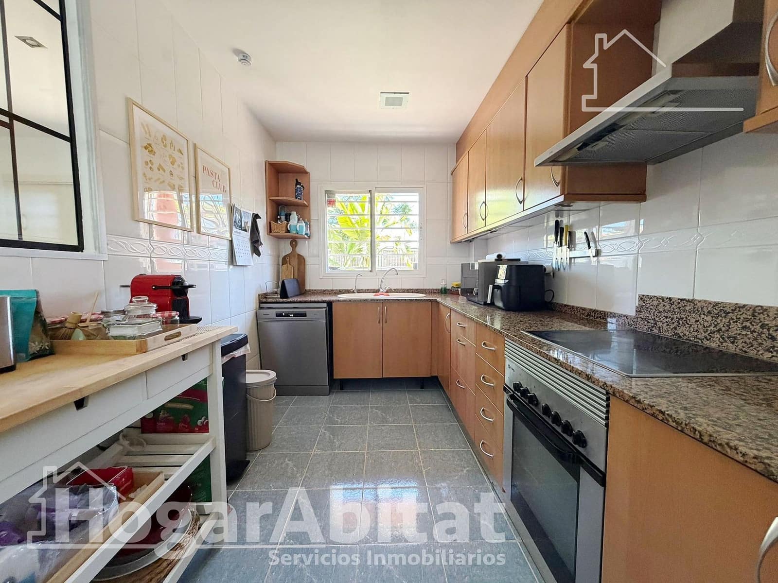 3 bedroom Villa for sale in Moncada with pool garage - € 539,000 (Ref: 10041209)