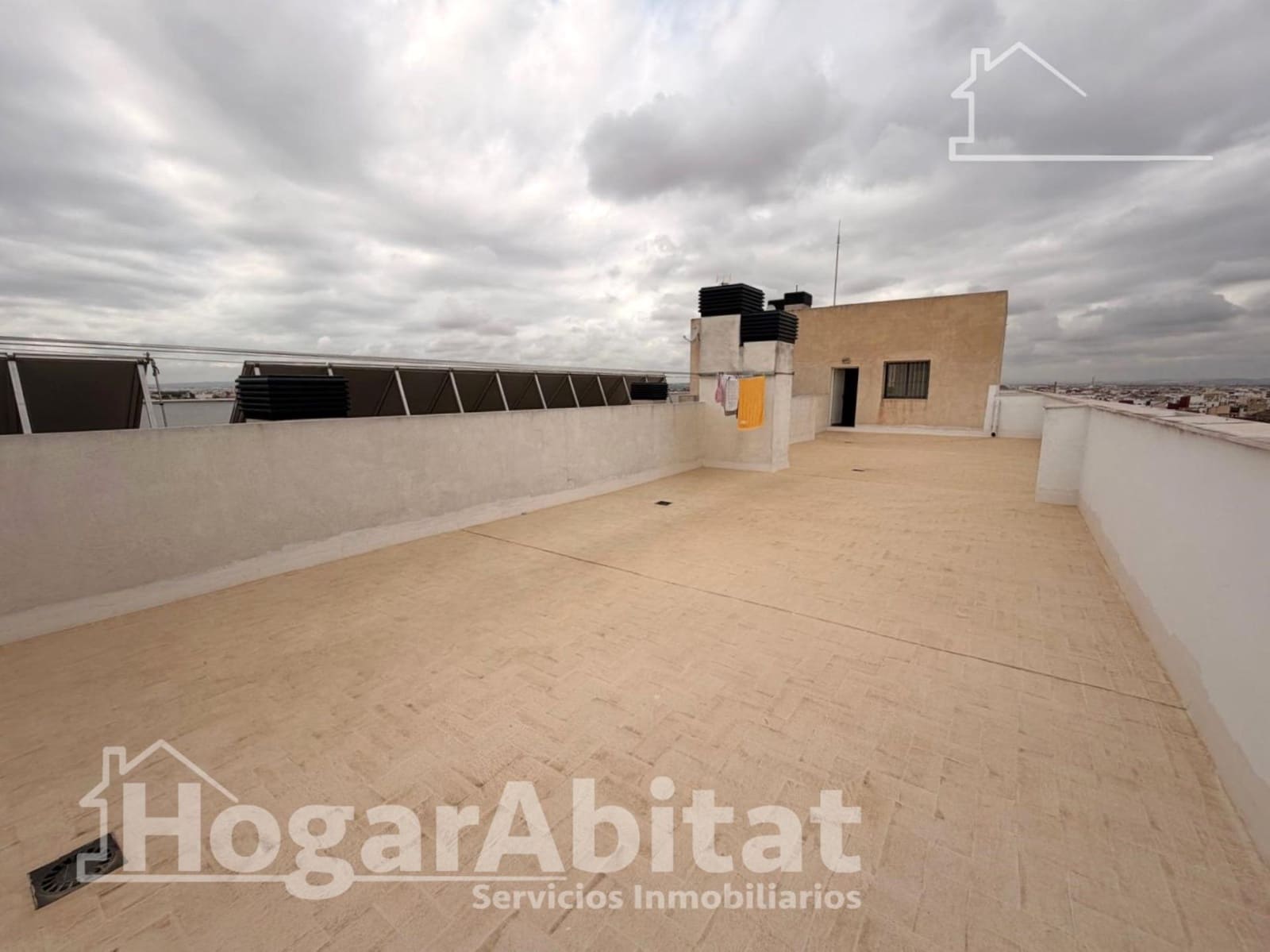 2 bedroom Flat for sale in Alfafar with garage - € 260,000 (Ref: 10043108)