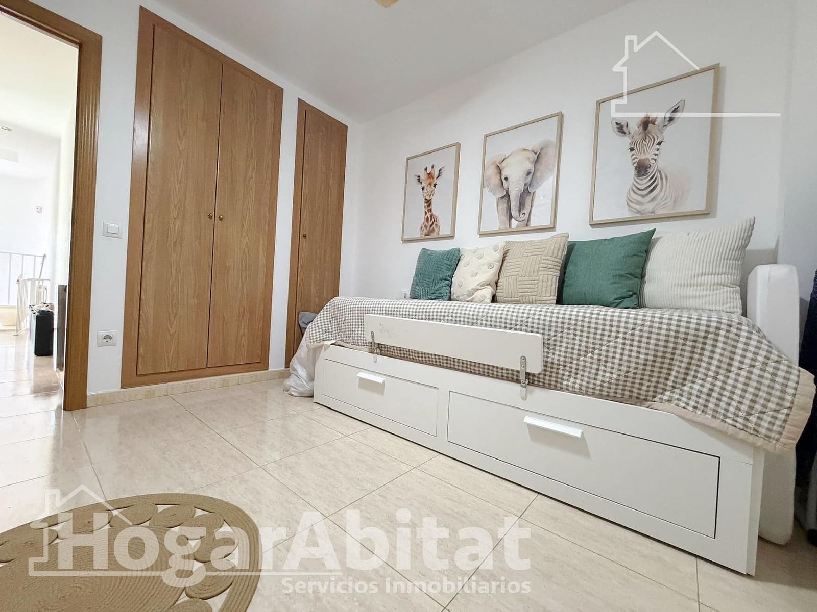 3 bedroom Villa for sale in Moncada with pool garage - € 539,000 (Ref: 10043114)