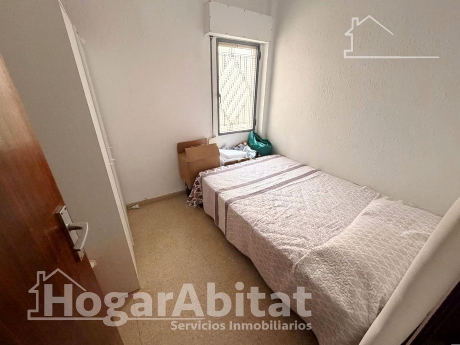 4 bedroom Flat for sale in Cheste - € 160,000 (Ref: 10044895)