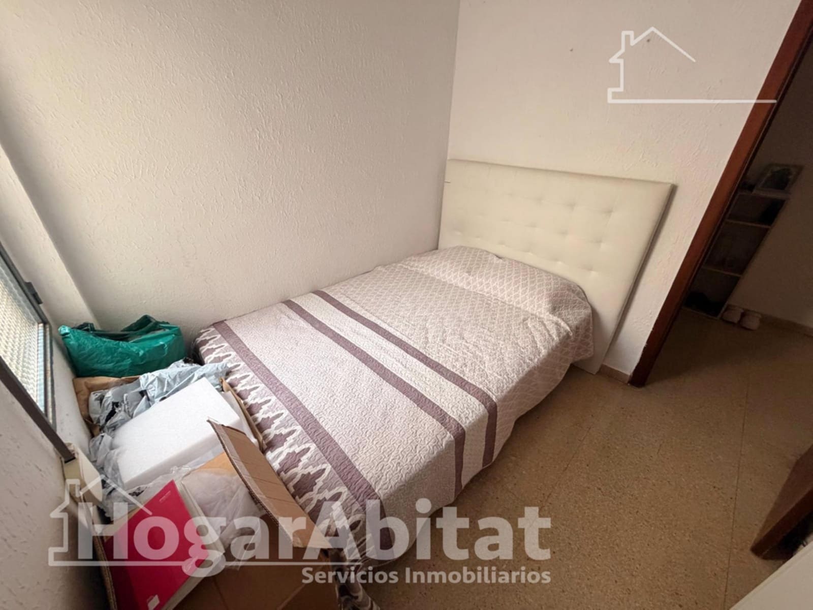 4 bedroom Flat for sale in Cheste - € 160,000 (Ref: 10044895)