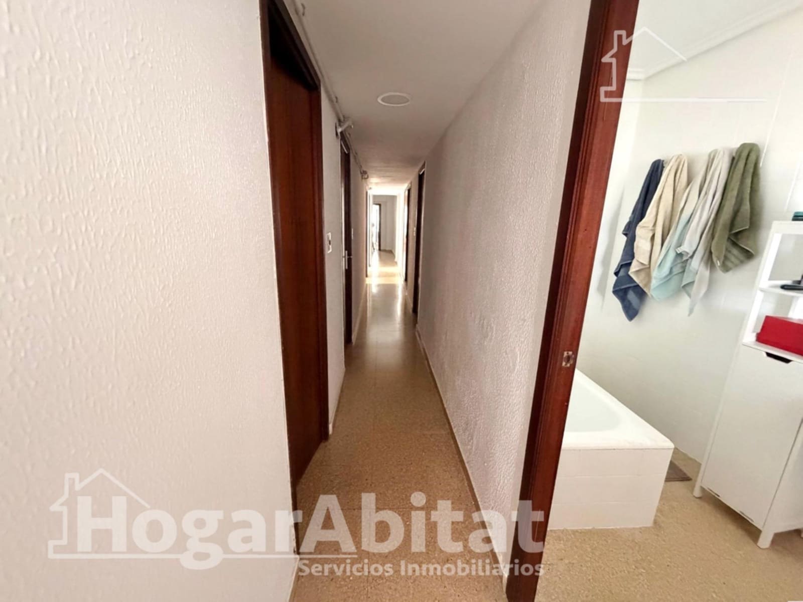 4 bedroom Flat for sale in Cheste - € 160,000 (Ref: 10044895)